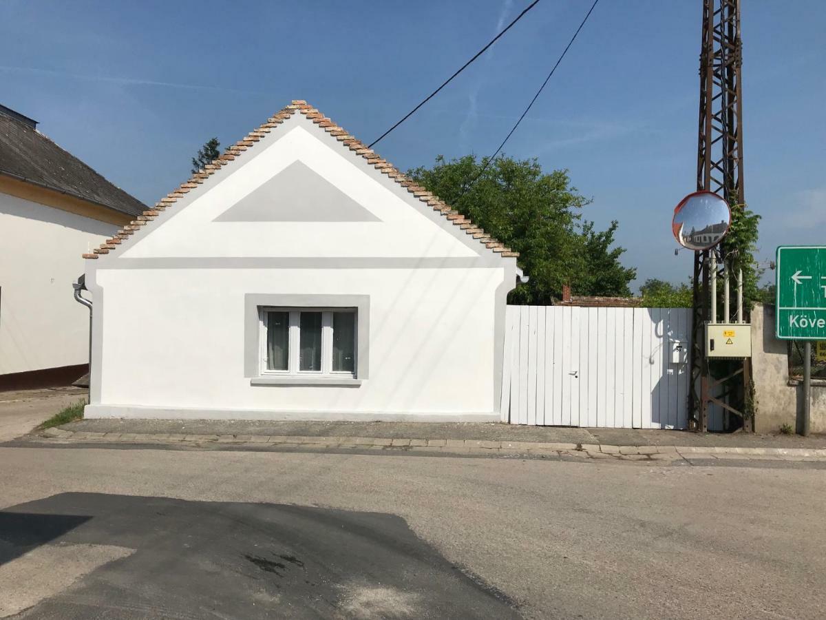 Golyashaz Apartman Kovagoors Экстерьер фото